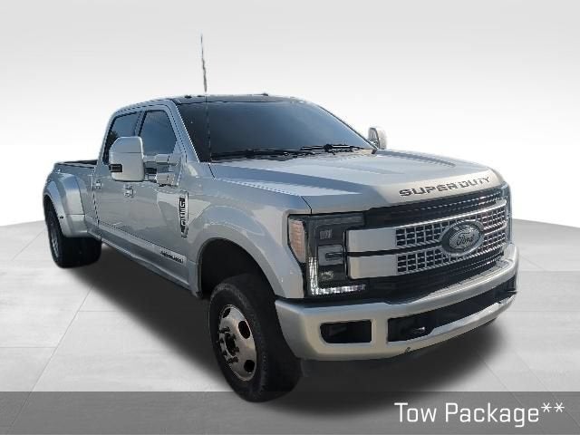 2017 Ford Super Duty F-350 DRW Lariat