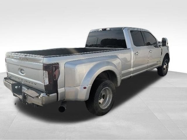 2017 Ford Super Duty F-350 DRW Lariat
