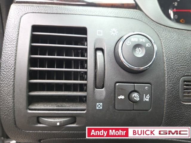 2010 Cadillac DTS w/1SD