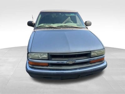 2002 Chevrolet S10 LS