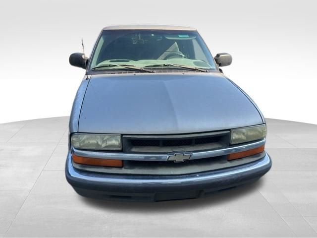 2002 Chevrolet S10 LS
