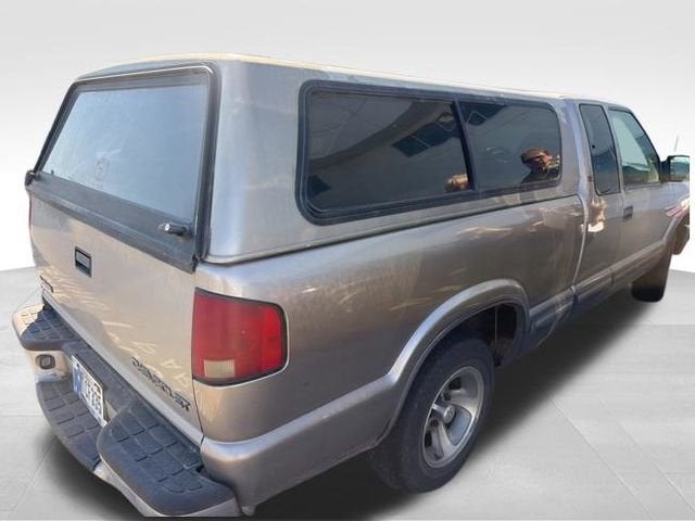 2002 Chevrolet S10 LS