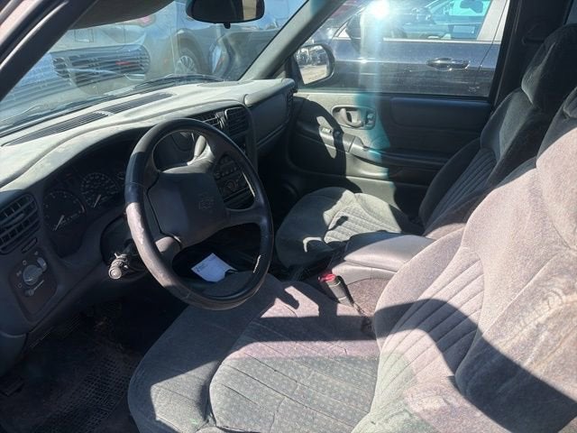 2002 Chevrolet S10 LS