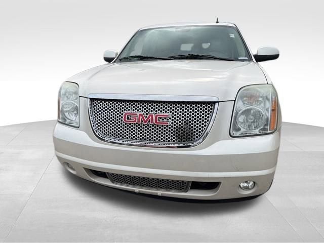 2009 GMC Yukon XL 4DR 4WD 1500