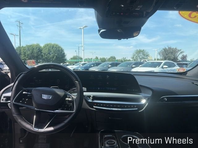 2025 Cadillac LYRIQ Luxury 3