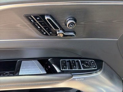 2025 Cadillac LYRIQ Luxury 3