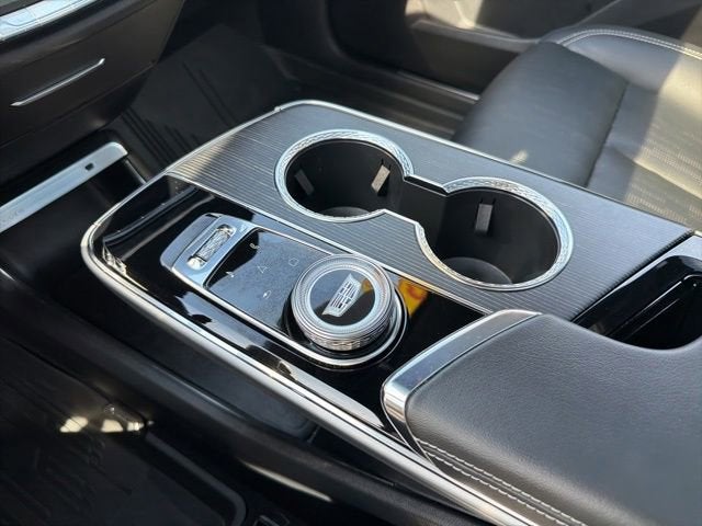 2025 Cadillac LYRIQ Luxury 3