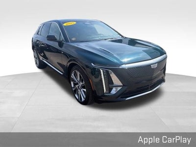2025 Cadillac LYRIQ Luxury 3