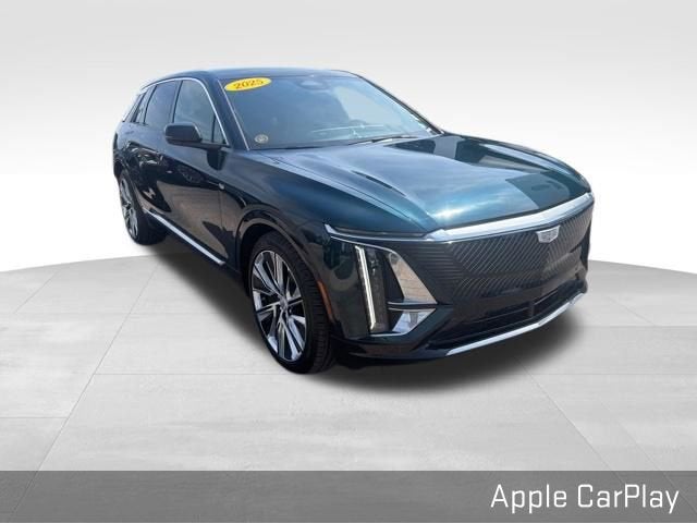 2025 Cadillac LYRIQ Luxury 3