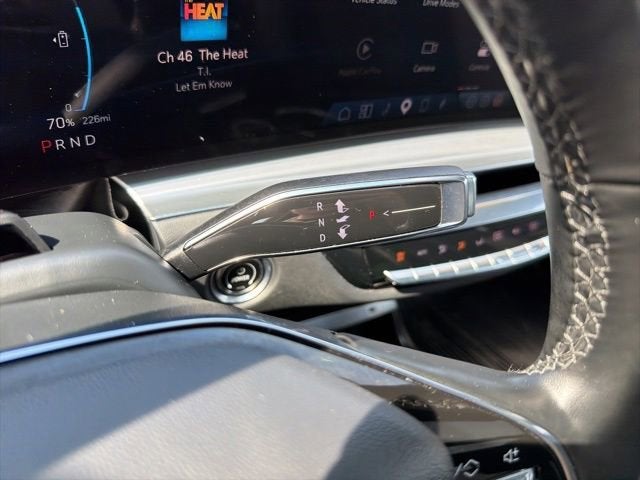 2025 Cadillac LYRIQ Luxury 3