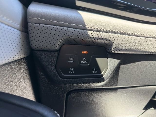 2024 Volkswagen Atlas Cross Sport 2.0T SEL R-Line