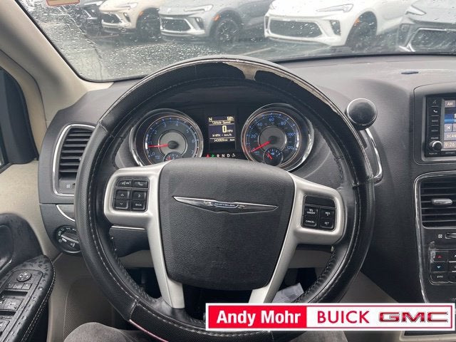 2016 Chrysler Town & Country Touring