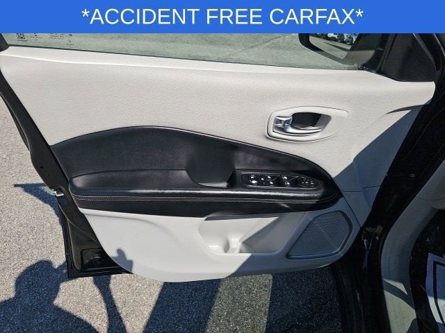 2019 Jeep Compass Latitude w/Sun/Wheel Pkg