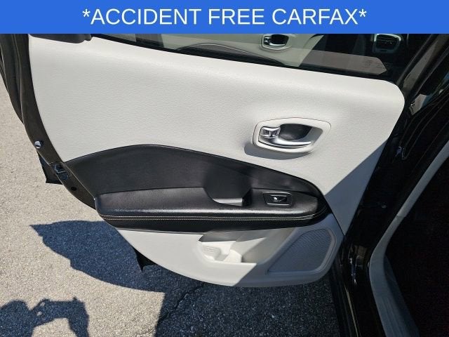 2019 Jeep Compass Latitude w/Sun/Wheel Pkg