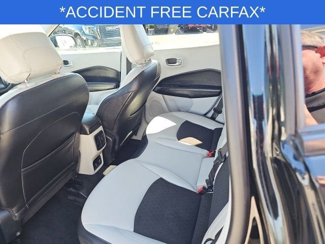 2019 Jeep Compass Latitude w/Sun/Wheel Pkg