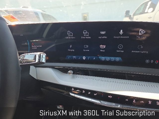 2025 Cadillac OPTIQ Luxury 2