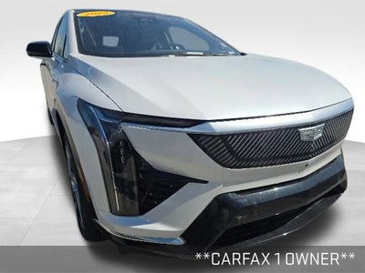 2025 Cadillac OPTIQ Luxury 2