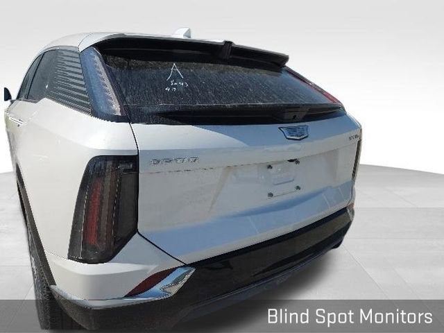 2025 Cadillac OPTIQ Luxury 2