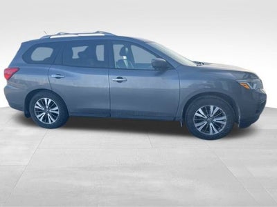 2017 Nissan Pathfinder SL