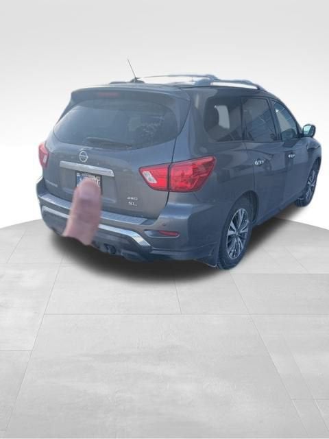 2017 Nissan Pathfinder SL