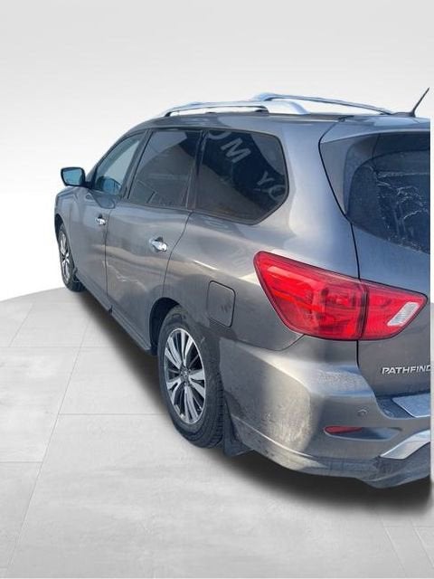 2017 Nissan Pathfinder SL