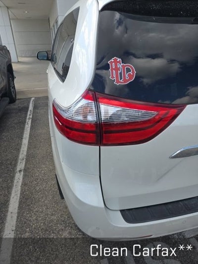 2020 Toyota Sienna XLE