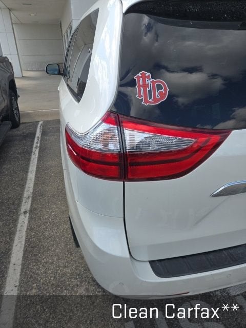 2020 Toyota Sienna XLE