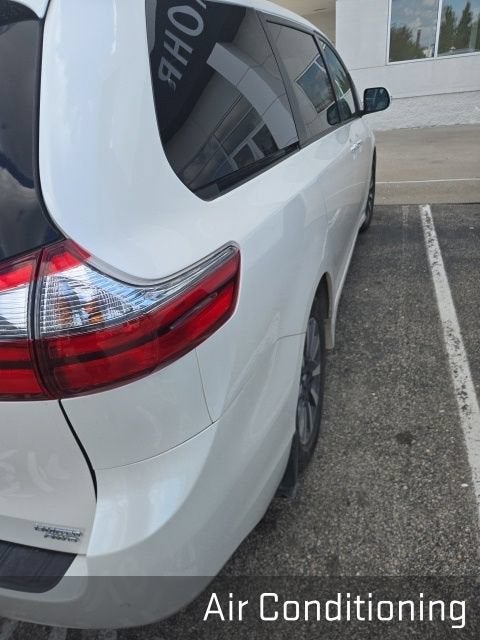 2020 Toyota Sienna XLE