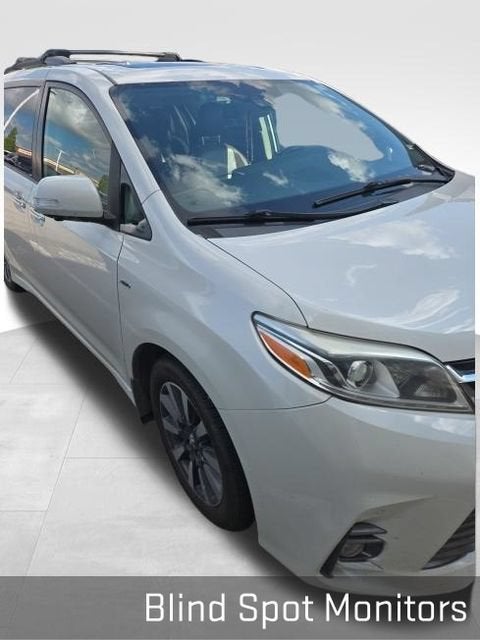 2020 Toyota Sienna XLE