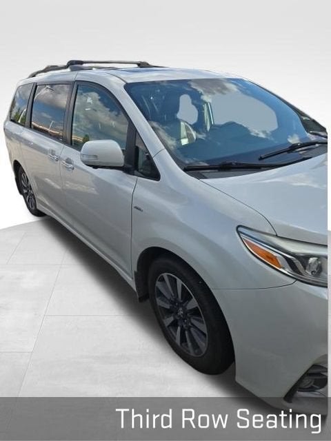 2020 Toyota Sienna XLE