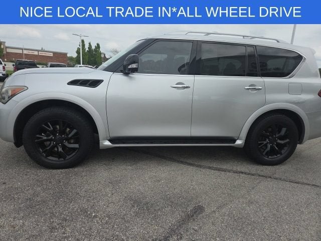 2011 INFINITI QX56 8-passenger
