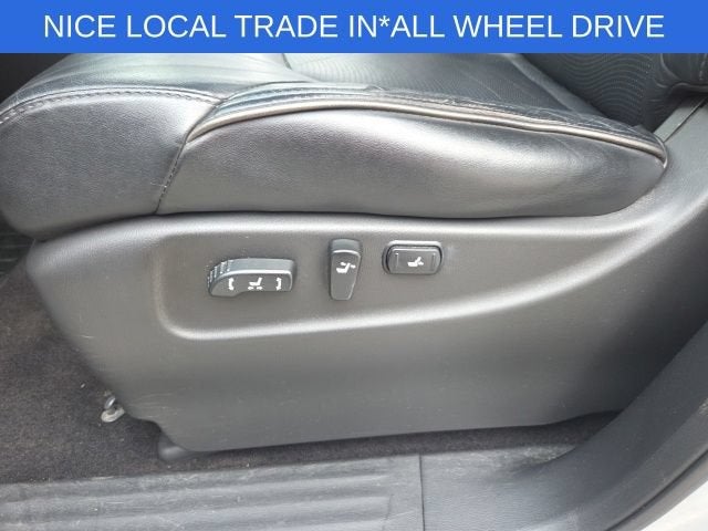 2011 INFINITI QX56 8-passenger