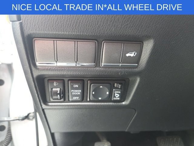 2011 INFINITI QX56 8-passenger