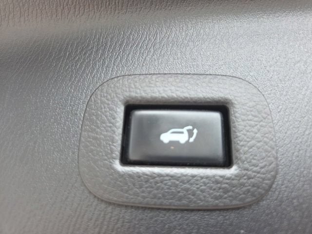 2011 INFINITI QX56 8-passenger