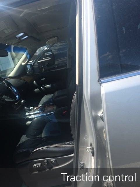 2011 INFINITI QX56 8-passenger