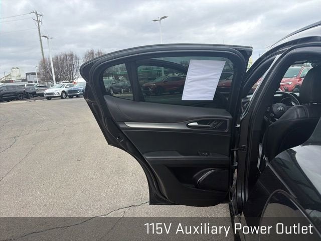 2022 Alfa Romeo Stelvio Veloce